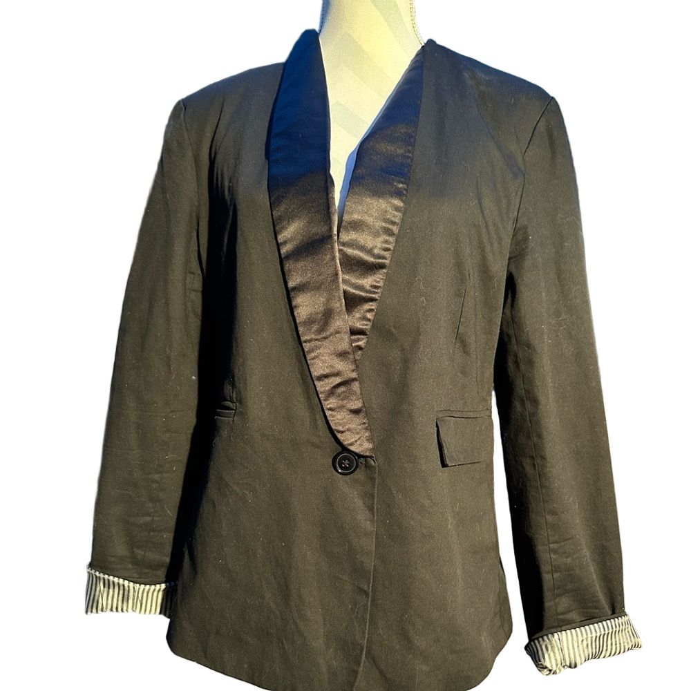 Lucca Couture Tuxedo Jacket